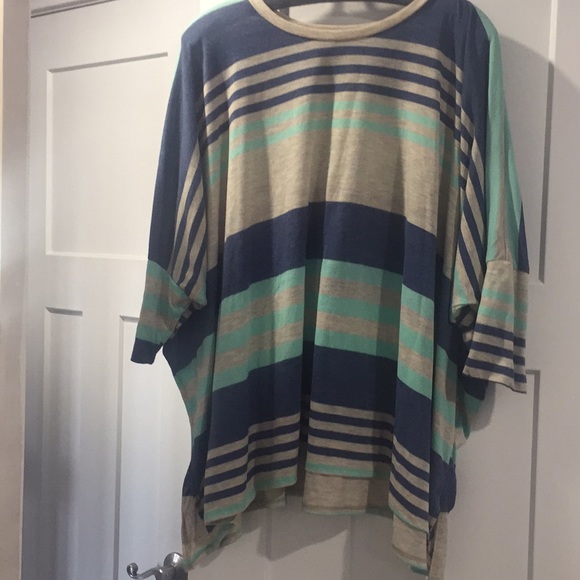 Large Flowing striped shirt - Picture 1 of 3